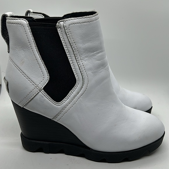Sorel Joan Uptown Waterproof Leather Chelsea Ankle Boots Shoes **Size 7** 🌸🌸 - Picture 3 of 11